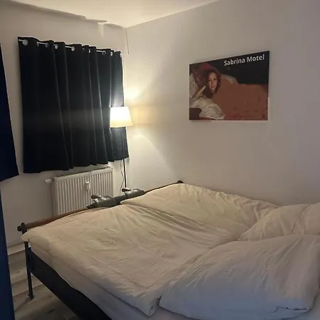 Sabrina Penthaus Mit Einem Schlafzimmer קייזרסלאוטרן